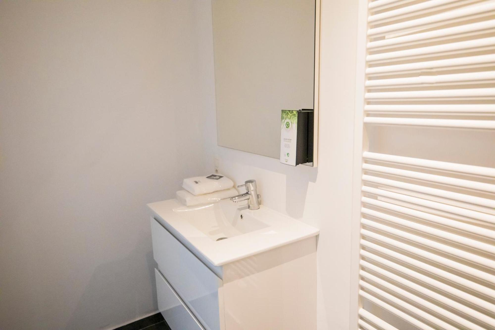 Travelease - Midi Bed & Breakfast Anderlecht Ngoại thất bức ảnh