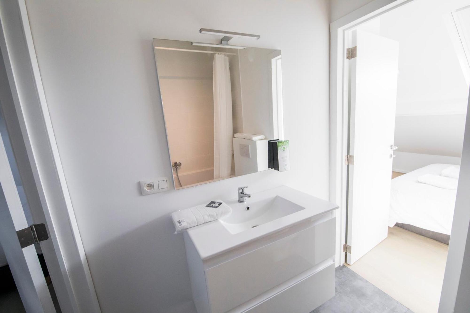 Travelease - Midi Bed & Breakfast Anderlecht Ngoại thất bức ảnh